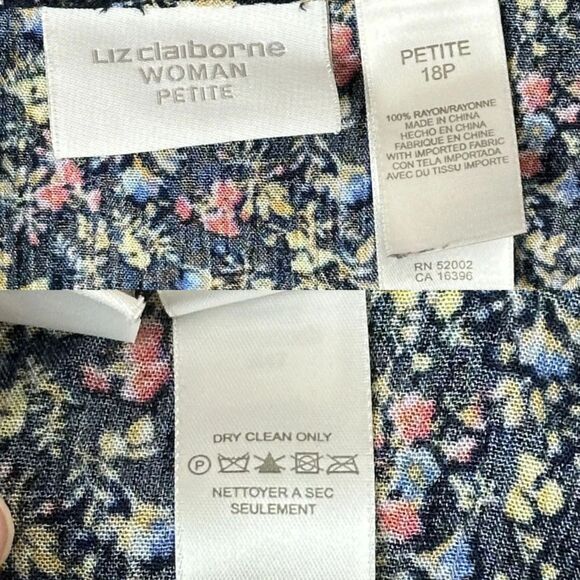 Liz Claiborne Button Up Shirt Womens 18W Blue Ditsy Floral Gauze Cottage Boho - Picture 8 of 9